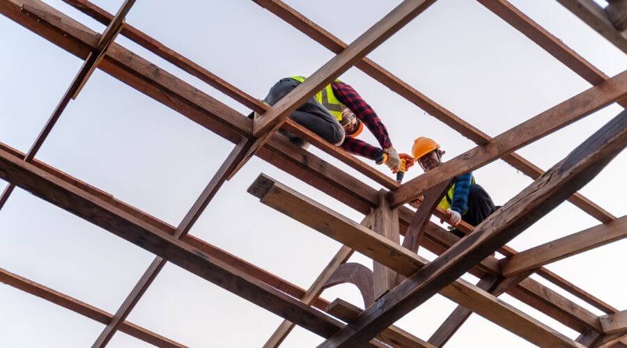 Professional gutter cleaning services in Skyforest, CA